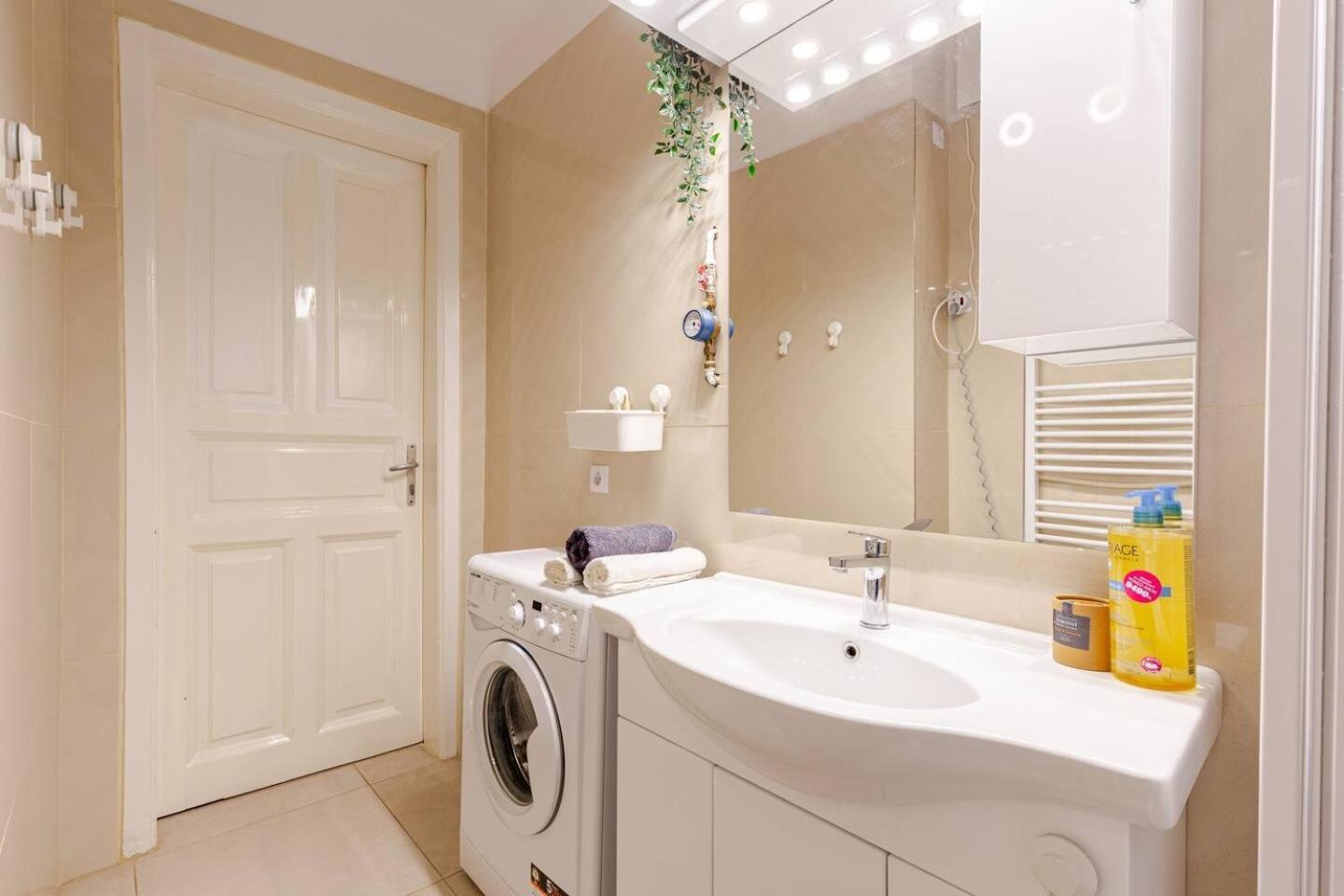 Vibrant Center Apartment Будапеща Екстериор снимка